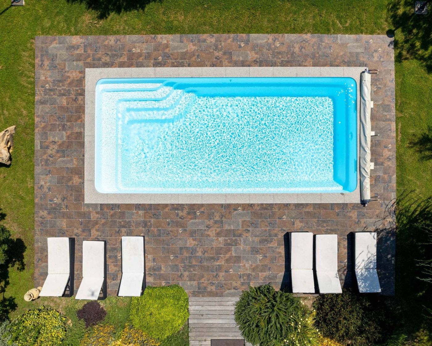 Piscine coque Bermudes posée, 9,00 × 4,00 m