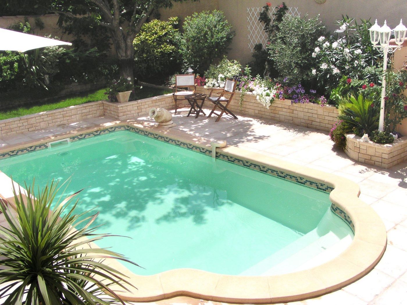Piscine coque Chypre posée, 6,70 × 3,20 m