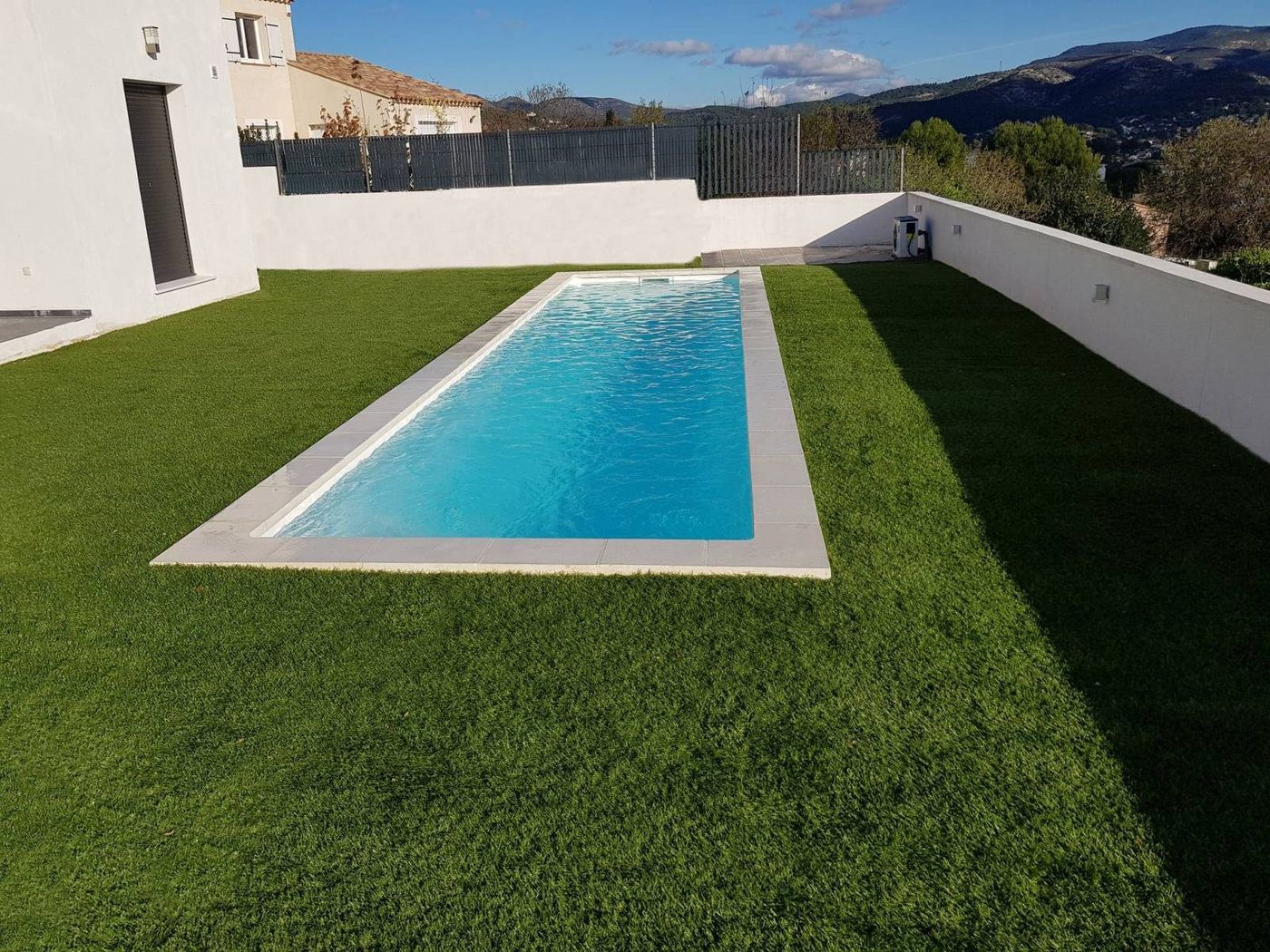 Piscine coque Couloir de nage posée, 10,00 × 2,40 m
