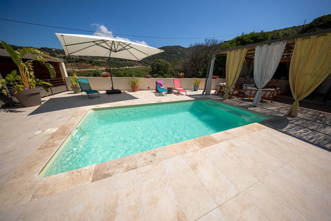 Piscine coque Jersey posée, 6,30 × 3,20 m