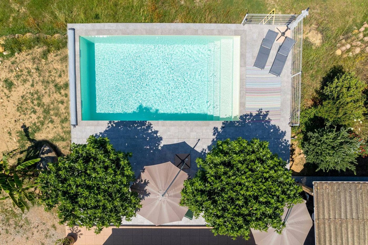 Piscine coque Martinique posée, 7,00 × 4,20 m