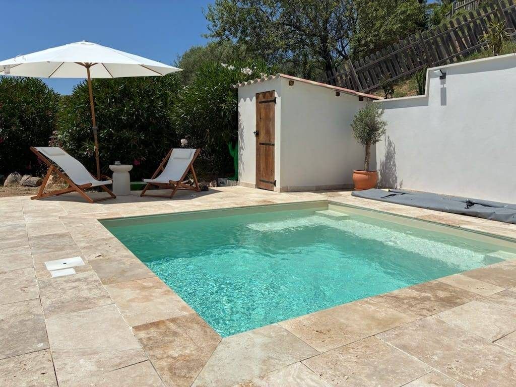 Piscine coque Palma posée, 3,30 × 3,00 m