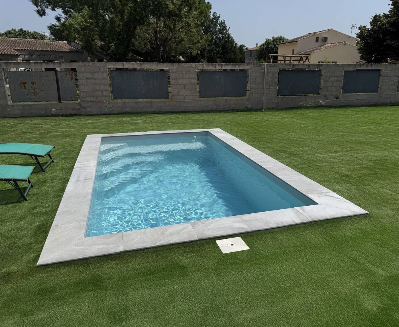 Piscine coque Tanna posée, 4,25 × 2,35 m