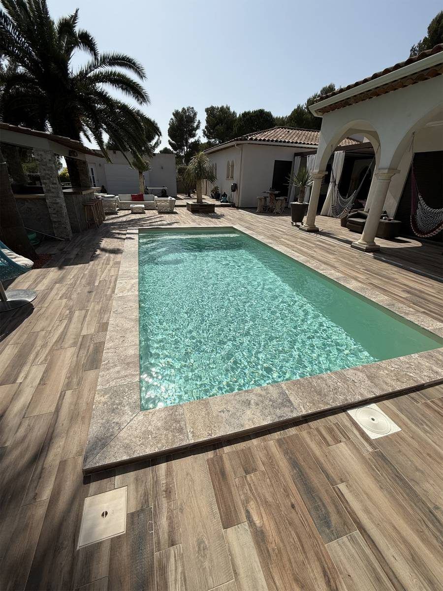 Piscine coque Victoria posée, 7,30 × 3,30 m